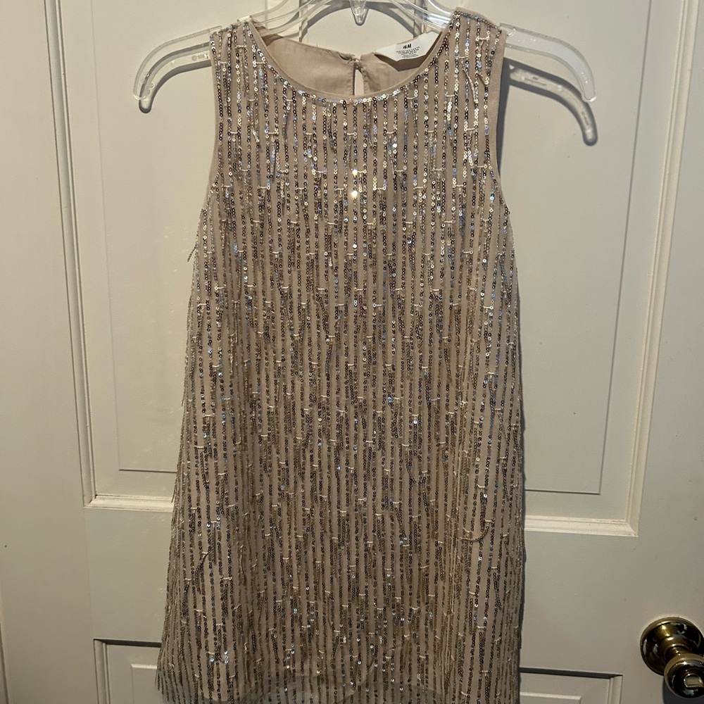 H&M Gold Sequence Blouse - -Sleeveless Size 8 - Picture 2 of 5
